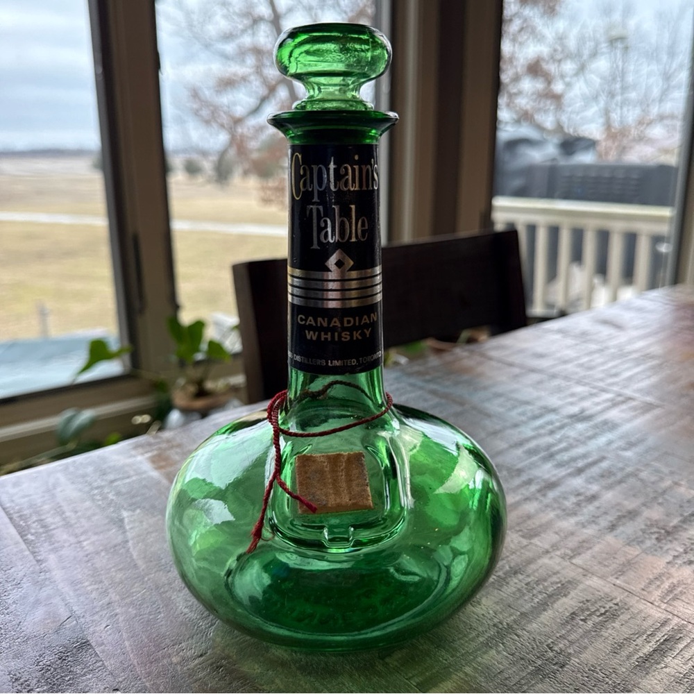 CAPTAIN'S TABLE CANADIAN WHISKY BOTTLE whiskey green mcguinness cork decanter 9”